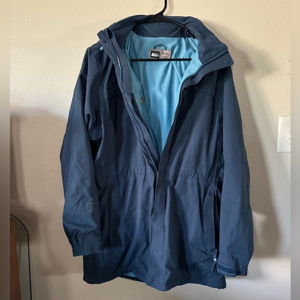REI Co-op rainier long line rain jacket. Women’s size L